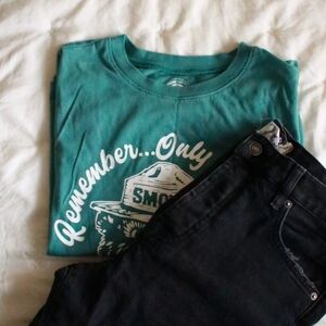 Smokey The Bear Cropped Graphic Tee